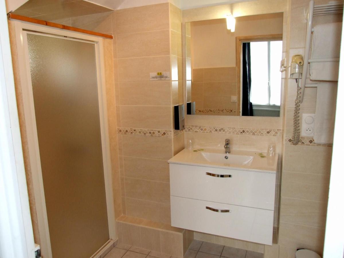 Logis Hotel L'Occitan 2 Etoiles 가이약 외부 사진