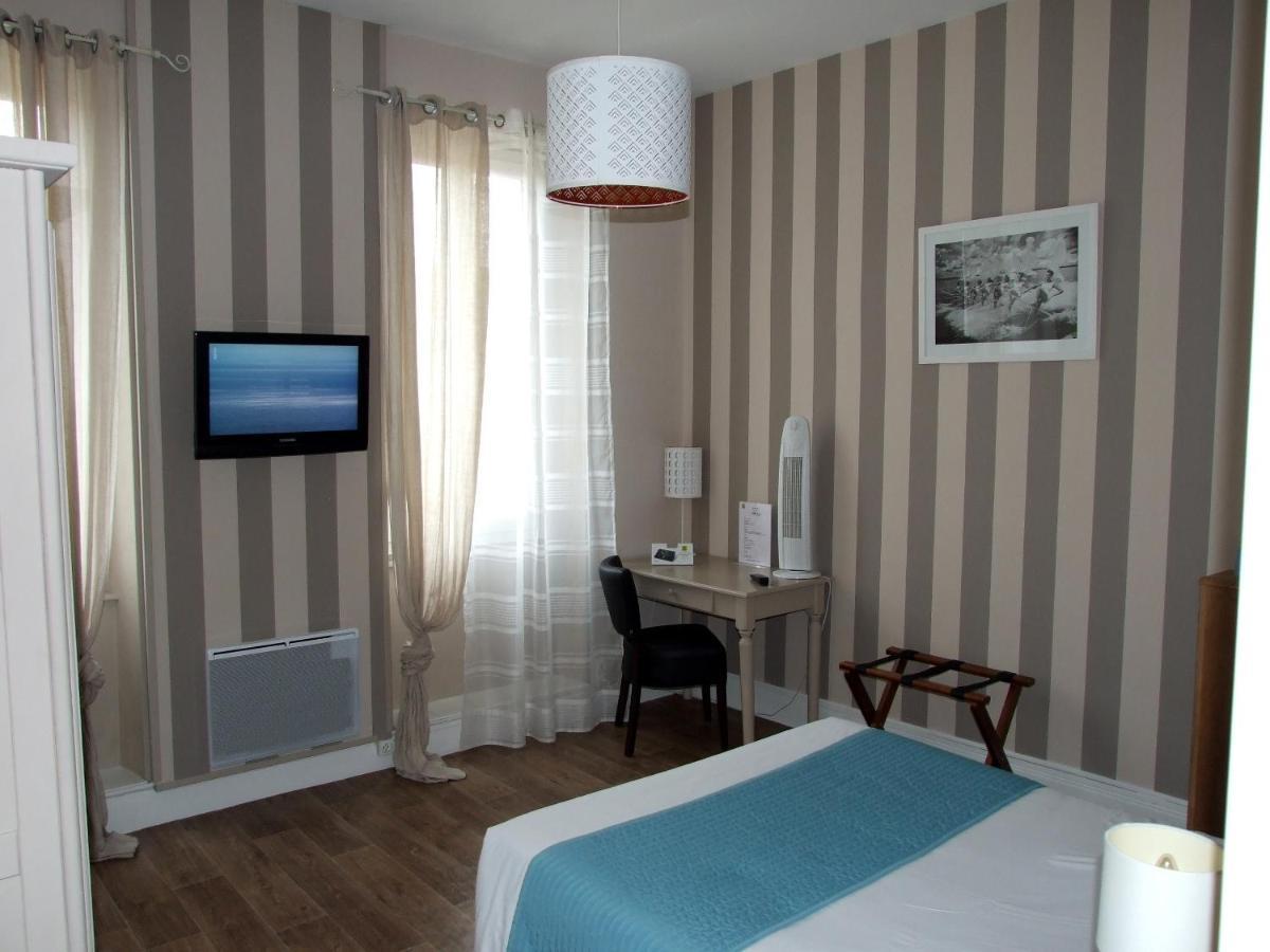 Logis Hotel L'Occitan 2 Etoiles 가이약 외부 사진