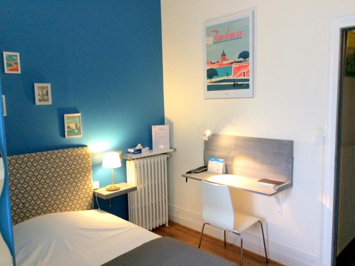 Logis Hotel L'Occitan 2 Etoiles 가이약 외부 사진