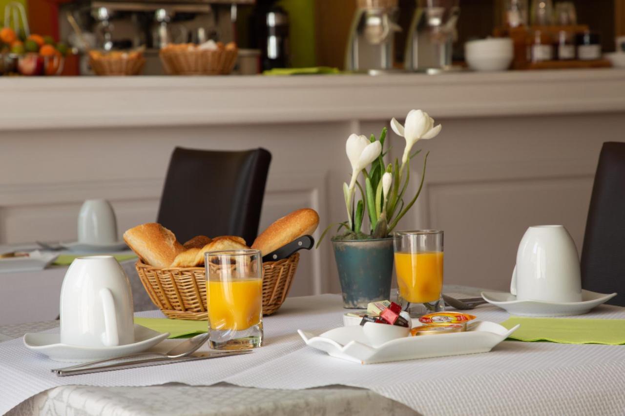 Logis Hotel L'Occitan 2 Etoiles 가이약 외부 사진