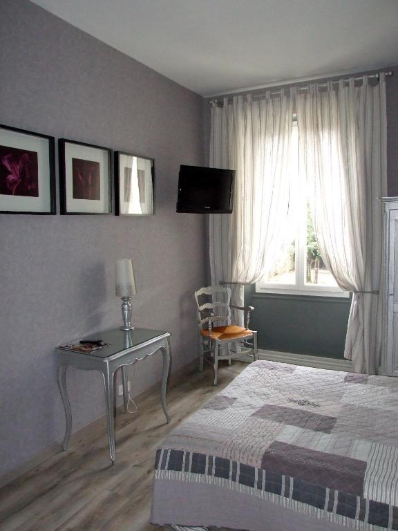 Logis Hotel L'Occitan 2 Etoiles 가이약 객실 사진