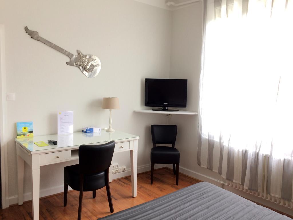 Logis Hotel L'Occitan 2 Etoiles 가이약 외부 사진